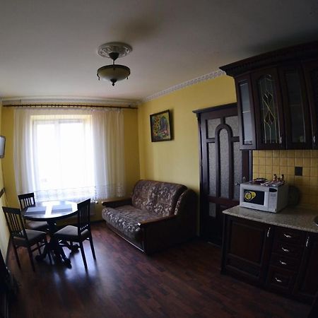 3-Room Apartments In Central City Lviv Exterior foto