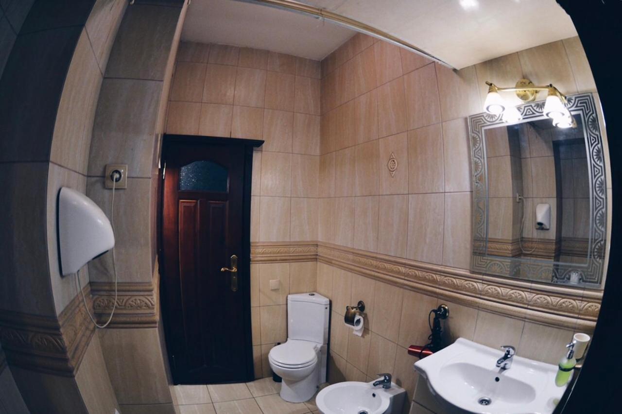 3-Room Apartments In Central City Lviv Exterior foto